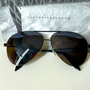 🖤Victoria Beckham Classic Victoria Aviator sunglasses